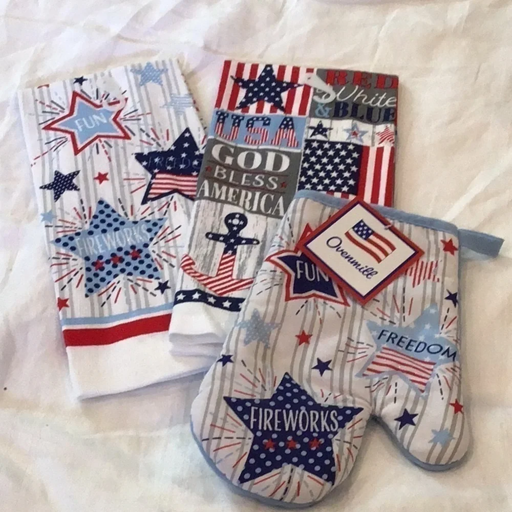 July 4th Freedom Fireworks Kitchen Towels and Oven Mitt NWT
